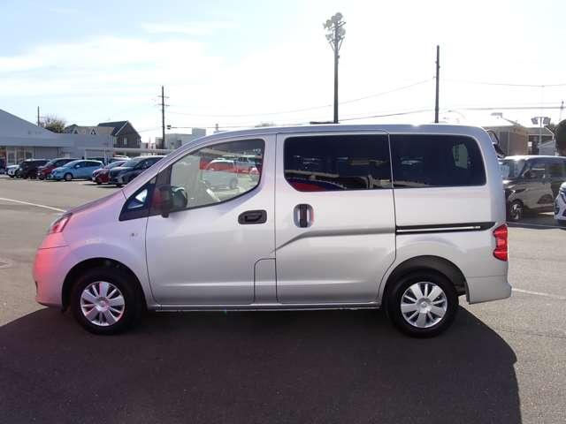 ＮＶ２００バネットバン １．６　ＧＸ　社外メモリーナビ　インテリジェントキー　前席パワーウィンドウ　盗難防止装置　運転席エアバック　衝突被害軽減ブレーキ　フルセグ　マニュアルエアコン　Ｂカメラ　アイドリングストップ　パワステ　ＡＢＳ（30枚目）