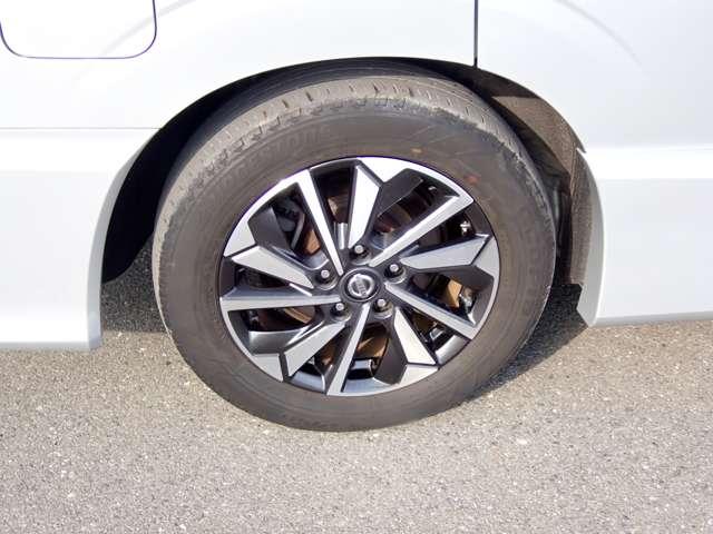 �������͑�������􏃐��A���~�z�C�[���I�{�f�B�Ƀ}�b�`�����f�U�C���ł���