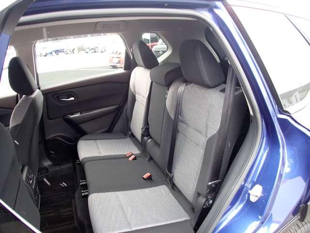 エクストレイル １．５　Ｘ　ｅ－４ＯＲＣＥ　４ＷＤ　ＮＩＳＳＡＮコネクトナビ　ＳＯＳコール　アラウンドビューモニタ　地デジ　盗難防止装置　ＡＷ　キーレス　スマートキー　メモリーナビ　サイドエアバック　ナビＴＶ　禁煙　４ＷＤ　ＡＡＣ　ＥＴＣ　記録簿（32枚目）