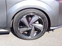 おしゃれは足元から♪純正アルミホイール！ボディにマッチしたデザインです♪