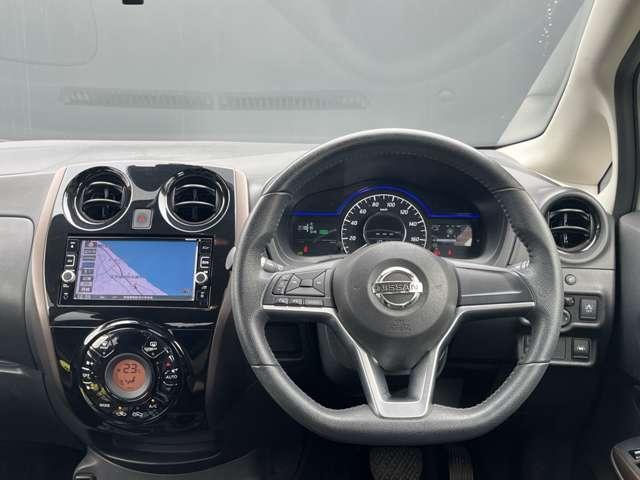 ノート 1.2 e-POWER メダリスト 純正ナビ/アラモニ/ETC/ドラレコ 被害軽減ブレーキ TVナビ 禁煙 ドライブレコーダ バックモニター インテリキー アイドリングストップ 盗難防止装置 LEDランプ 車線逸脱警報システム ワンオーナー キーフリー アルミホイール(2枚目)