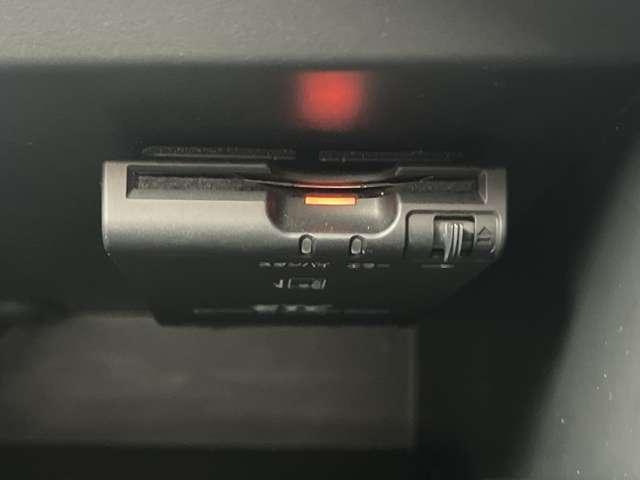 ノート 1.2 e-POWER メダリスト 純正ナビ/アラモニ/ETC/ドラレコ 被害軽減ブレーキ TVナビ 禁煙 ドライブレコーダ バックモニター インテリキー アイドリングストップ 盗難防止装置 LEDランプ 車線逸脱警報システム ワンオーナー キーフリー アルミホイール(6枚目)