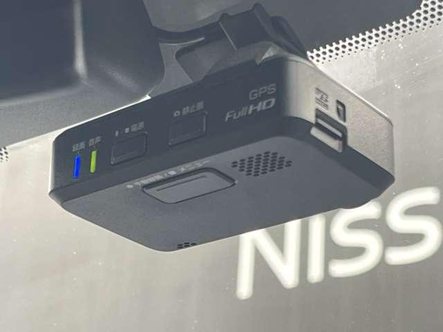 ノート 1.2 e-POWER メダリスト 純正ナビ/アラモニ/ETC/ドラレコ 被害軽減ブレーキ TVナビ 禁煙 ドライブレコーダ バックモニター インテリキー アイドリングストップ 盗難防止装置 LEDランプ 車線逸脱警報システム ワンオーナー キーフリー アルミホイール(7枚目)