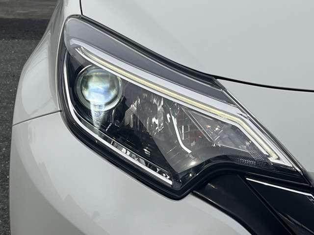 ノート 1.2 e-POWER メダリスト 純正ナビ/アラモニ/ETC/ドラレコ 被害軽減ブレーキ TVナビ 禁煙 ドライブレコーダ バックモニター インテリキー アイドリングストップ 盗難防止装置 LEDランプ 車線逸脱警報システム ワンオーナー キーフリー アルミホイール(11枚目)