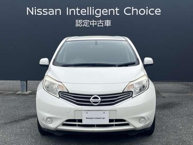 ノート 1.2 X 純正メモリーナビ/インテリキー/マニュアル 禁煙 1オーナー車 記録簿付き スマトキー セキュリティーアラーム キーレス 運転席助手席エアバッグ ナビTV ワンセグ エアコン パワーウィンドウ パワーステアリング ABS メモリーナビ(9枚目)