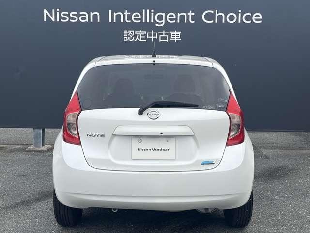 ノート 1.2 X 純正メモリーナビ/インテリキー/マニュアル 禁煙 1オーナー車 記録簿付き スマトキー セキュリティーアラーム キーレス 運転席助手席エアバッグ ナビTV ワンセグ エアコン パワーウィンドウ パワーステアリング ABS メモリーナビ(13枚目)