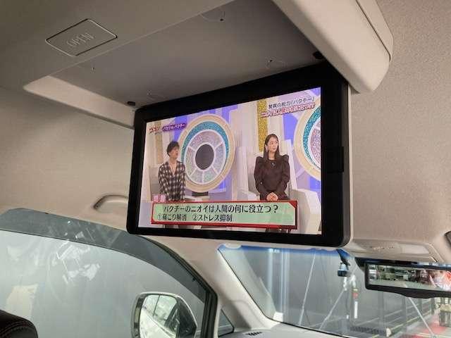 �㕔���Ȑ�p���j�^�[����������Ă���܂��̂ŁA����҂̕��ɂ������������܂��B