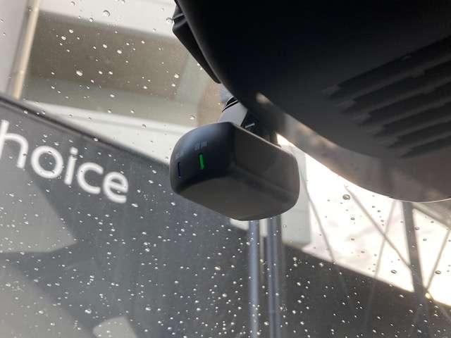 �i�r�A���^�A�O��h���C�u���R�[�_�[�𑕔��B������̍ۂɉf�����L�^���A�i�r���j�^�[�ɂčĐ��A�m�F���s�������o���܂��B���A���ԊĎ��@�\�𓋍ڂ��Ă���܂��̂ŁA���Ԓ��Ԓ��̓��ē����̍ۂɂ������^��v���܂�