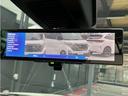 インテリジェント　ルームミラー　車両後方に装着した高解像度カメラの映像をミラー面に映し出すので、車内の状況、天候等に影響されずクリアな後方視界を確保出来ます。※スイッチにて通常のミラーへ切替が出来ます
