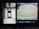 インテリジェント　アラウンドビューモニター。上空から見下ろしている様な映像をモニターへ映し出し、スムーズな駐車をサポートします。さらに障害物検知センサー反応すると、警告表示、警告音により注意を促します