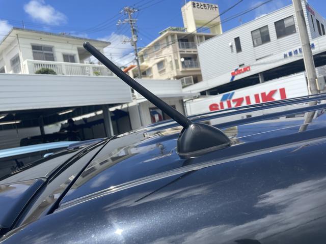 ルーフアンテナです。デザイン性にもこだわっていますので、見た目もスマートですね☆