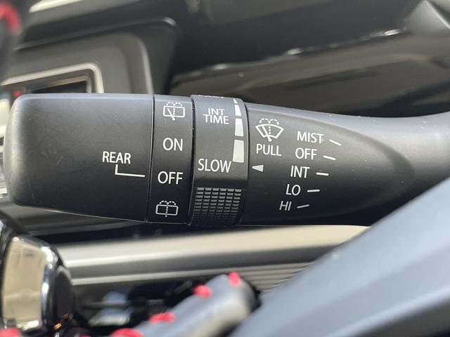 間欠ワイパー機能があり、雨の強さに応じて拭き取り間隔を調整可能です！
