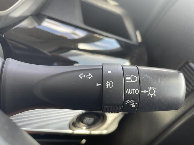 オートライトをＯＮにしておけば、夕暮れ時やトンネルでの点け忘れ、消し忘れが防げます☆