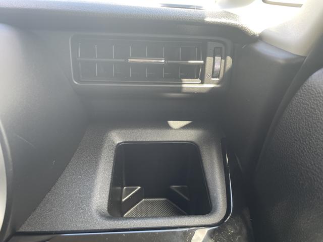 紙パックも置ける大容量のドリンクホルダー！