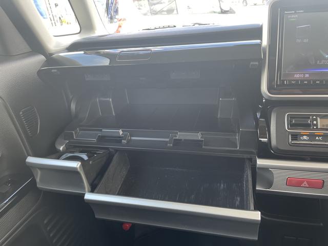 大容量のインパネアッパーボックス＆ドリンクホルダー＆インパネボックス（ボックスティッシュが入ります）が（＾＾）／　ドライブに役立つ収納を豊富にご用意しています☆