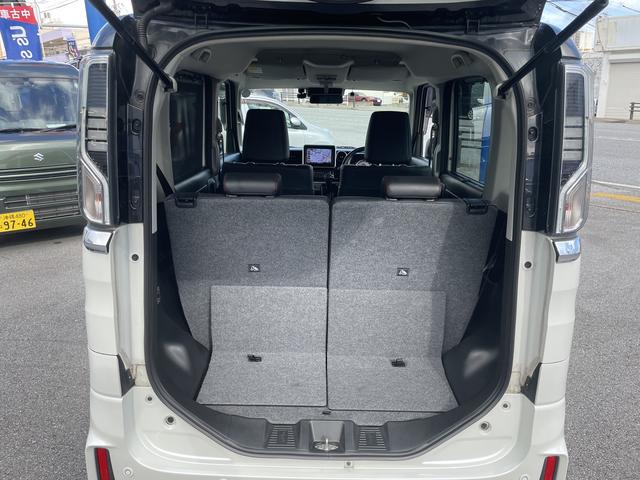 後席は前後にスライドできるため、荷物の量に合わせて荷室スペースを拡張できます。お出かけ時の急な荷物にも柔軟に対応！