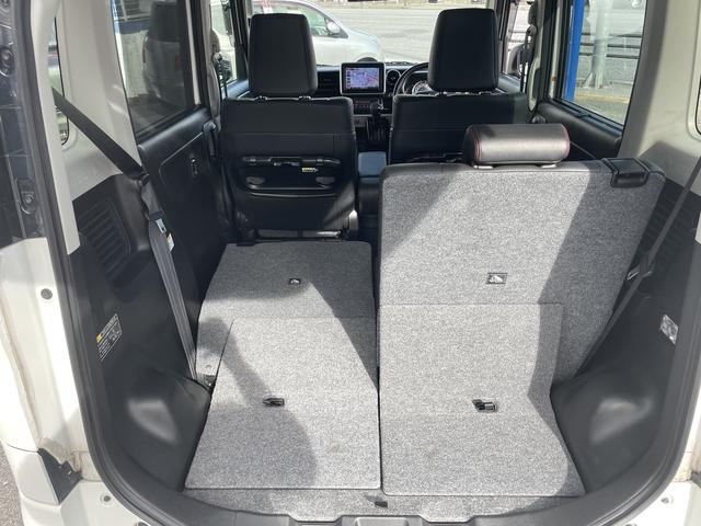 リヤシートは左右独立式。必要に応じて倒すことができ、使い方に合わせて積み込める多彩なシートアレンジが出来ます☆