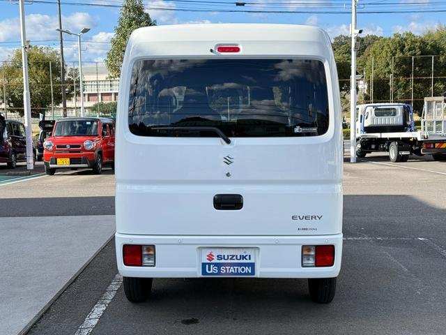 エブリイ PAリミテッド 6型 2WD CVT アイドリングストップ スズキセーフティーサポート 衝突被害軽減システム 横滑り防止機能 オートライト(3枚目)
