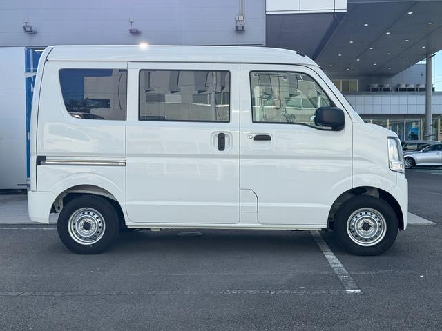 エブリイ PAリミテッド 6型 2WD CVT アイドリングストップ スズキセーフティーサポート 衝突被害軽減システム 横滑り防止機能 オートライト(4枚目)