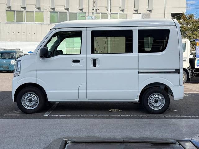 エブリイ PAリミテッド 6型 2WD CVT アイドリングストップ スズキセーフティーサポート 衝突被害軽減システム 横滑り防止機能 オートライト(5枚目)