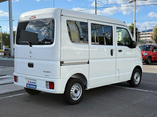エブリイ PAリミテッド 6型 2WD CVT アイドリングストップ スズキセーフティーサポート 衝突被害軽減システム 横滑り防止機能 オートライト(8枚目)