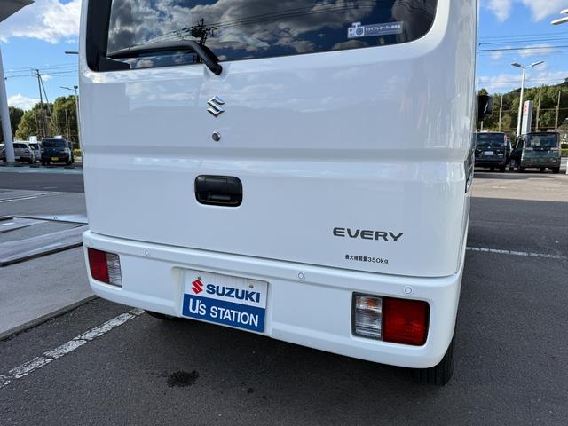 エブリイ PAリミテッド 6型 2WD CVT アイドリングストップ スズキセーフティーサポート 衝突被害軽減システム 横滑り防止機能 オートライト(9枚目)