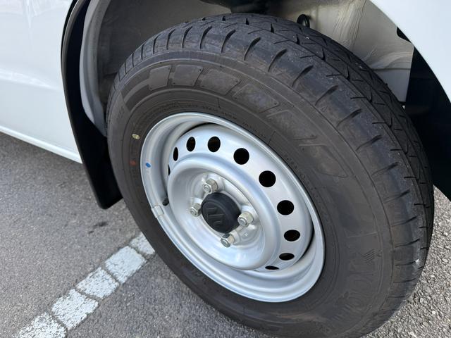 エブリイ PAリミテッド 6型 2WD CVT アイドリングストップ スズキセーフティーサポート 衝突被害軽減システム 横滑り防止機能 オートライト(18枚目)