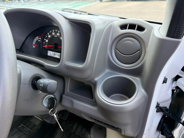 エブリイ PAリミテッド 6型 2WD CVT アイドリングストップ スズキセーフティーサポート 衝突被害軽減システム 横滑り防止機能 オートライト(22枚目)
