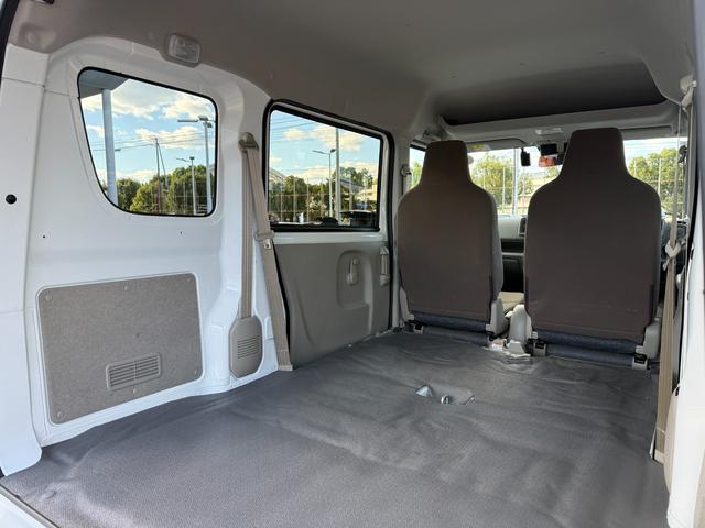エブリイ PAリミテッド 6型 2WD CVT アイドリングストップ スズキセーフティーサポート 衝突被害軽減システム 横滑り防止機能 オートライト(33枚目)