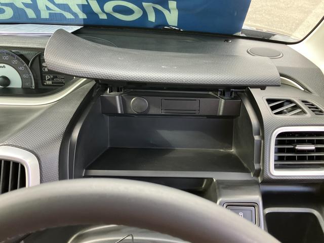 �^�]�ȑO�̃t�����g�C���p�l�㕔�ɂ̓t�^�t���̂a�n�w�𑕔��I