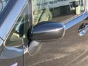 ドアミラーは電動格納式リモコンドアミラーです!運転席ドアのスイッチで操作調整が可能です!