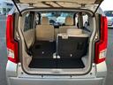 3人乗車時の荷室です!長尺物の収納に役立ちます!