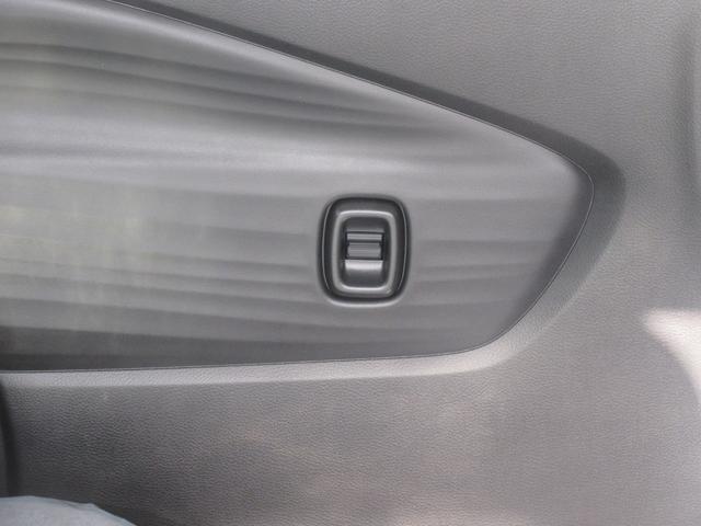 ソリオ HYBRID MG 4WD 衝突被害軽減B 両側SD ACC オートライト プッシュスタート オートエアコン アイドリングストップ 横滑り防止機能 衝突安全ボディ 盗難防止システム(37枚目)