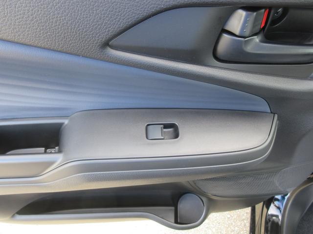 ソリオ HYBRID MG 4WD 衝突被害軽減B 両側SD ACC オートライト プッシュスタート オートエアコン アイドリングストップ 横滑り防止機能 衝突安全ボディ 盗難防止システム(47枚目)