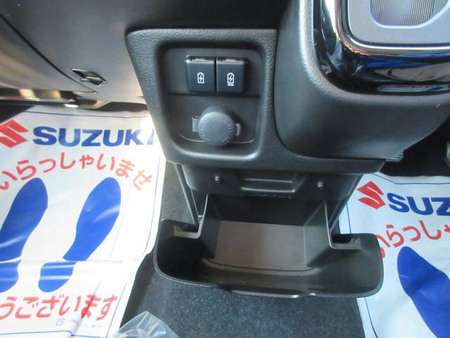 ソリオ ＨＹＢＲＩＤ　ＭＺ　４ＷＤ　衝突軽減Ｂ　両側電動ＳＤ　ＬＥＤ　オートライト　プッシュスタート　シートヒーター　オートエアコン　アイドリングストップ　横滑り防止機能　衝突安全ボディ　盗難防止システム（31枚目）