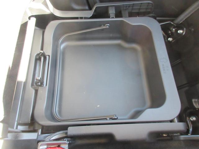 スペーシアギア ＨＹＢＲＩＤ　ＸＺターボ　４ＷＤ　全方位カメラ付ナビ　ＬＥＤ　オートライト　プッシュスタート　シートヒーター　オートエアコン　アイドリングストップ　横滑り防止機能　盗難防止システム　衝突安全ボディ（18枚目）