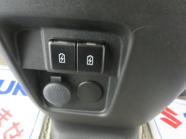 スペーシアギア HYBRID XZ 4WD 衝突軽減B オートライト スライドドア プッシュスタート シートヒーター オートエアコン 禁煙車 アイドリングストップ 横滑り防止機能 衝突安全ボディ スズキセーフティーサポート 盗難防止システム(9枚目)