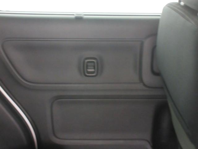 スペーシアギア HYBRID XZ 4WD 衝突軽減B オートライト スライドドア プッシュスタート シートヒーター オートエアコン 禁煙車 アイドリングストップ 横滑り防止機能 衝突安全ボディ スズキセーフティーサポート 盗難防止システム(34枚目)