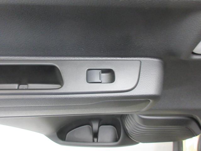 ハスラー ＨＹＢＲＩＤ　Ｘ　４ＷＤ　全方位カメラ付８インチナビＴＶ　マット　バイザー付　プッシュスタート　オートライト　オートエアコン　アイドリングストップ　衝突軽減（47枚目）