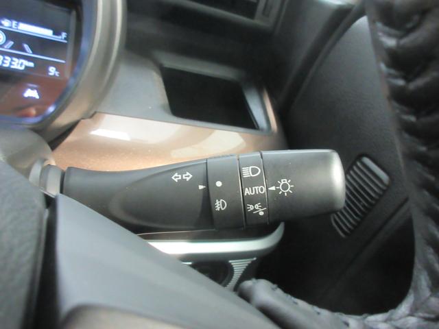 スペーシアギア マイスタイル　４ＷＤ　衝突軽減　両側電動スライドドア　ＬＥＤ　オートライト　プッシュスタート　シートヒーター　オートエアコン　アイドリングストップ　横滑り防止機能　衝突安全ボディ　盗難防止システム（28枚目）