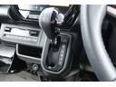 シフトレバーはインパネにある為、操作しやすいです!