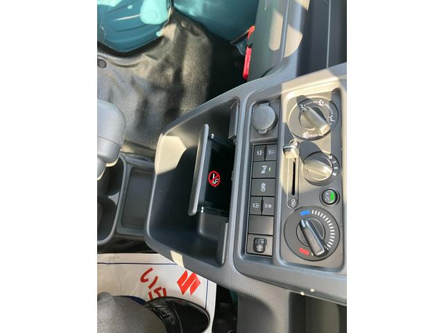 キャリイトラック ＫＣエアコン・パワステ農繁　７型　パートタイム４ＷＤ　パートタイム４ＷＤ　デフロック　エアコン　パワステ（11枚目）