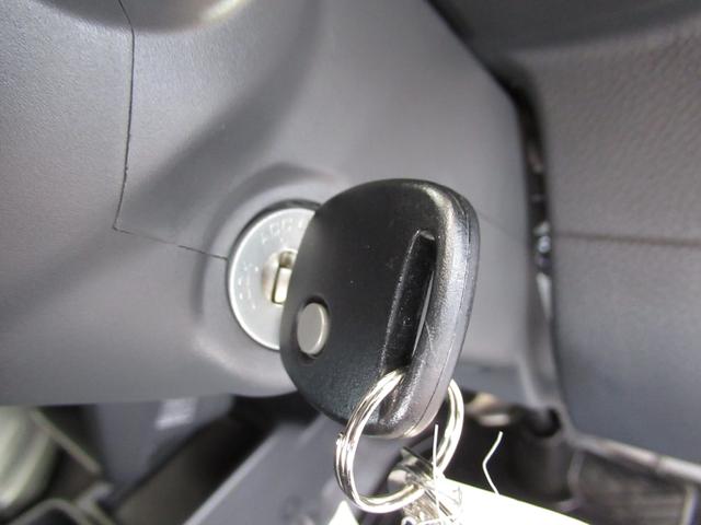 スーパーキャリイ スーパーキャリイ　Ｘ　４ＷＤ／４ＡＴ　エアコン　パワステ　パワーウインドー　キーレス　電動格納式リモコンドアミラー　オートライト　衝突被害軽減システム　アイドリングストップ　横滑り防止機能　衝突安全ボディ（12枚目）