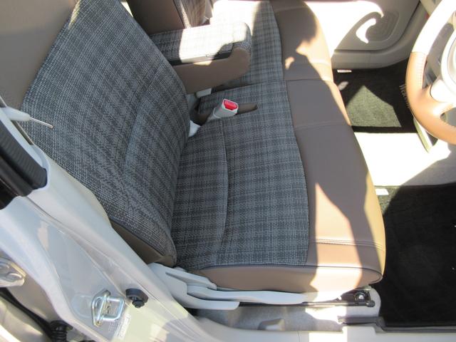 アルトラパンＬＣ ＬＣ　Ｘ　５型　ＦＦＧ　ＣＶＴ　軽量衝突安全ボディ　クリアランスソナー・ヒルスタートアシスト・衝突軽減装置・衝突防止装置・横滑り防止装置・盗難防止装置・ブレーキアシスト・サイドインパクトバー・ＡＢＳ（アンチロックブレーキ）・アルミホイール（7枚目）