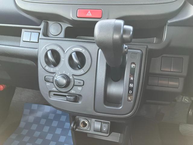 アルト L 2型 衝突軽減ブレーキ アイドリングストップ キーレス オートライト シートヒーター スズキセーフティーサポート アイドリングストップ 横滑り防止機能 衝突安全ボディ 盗難防止システム(11枚目)