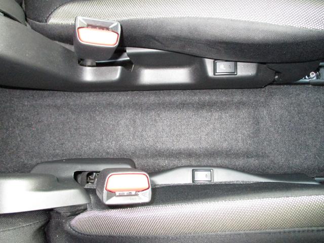 クロスビー ＨＹＢＲＩＤ　ＭＺ　４型　衝突軽減ブレーキ　Ｆ／Ｒドラレコ　ドライブレコーダー　オートライト　プッシュスタート　シートヒーター　オートエアコン　スズキセーフティーサポート　アイドリングストップ　横滑り防止機能　衝突安全ボディ　盗難防止システム（26枚目）