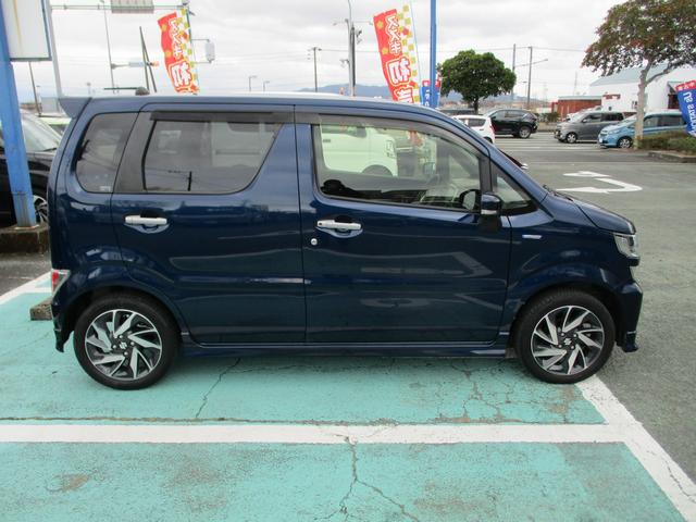 ワゴンＲ ２５周年記念車　ＨＹＢＲＩＤ　ＦＺリミテッド　全方位カメラ　ドライブレコーダー　バックカメラ　オートライト　Ｂｌｕｅｔｏｏｔｈ　純正ナビ　プッシュスタート　シートヒーター　オートエアコン　スズキセーフティーサポート　アイドリングストップ　横滑り防止機能（4枚目）
