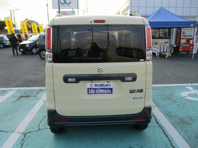 スペーシアギア ギア　ＨＹＢＲＩＤ　ＸＺ　３型　全方位カメラ・ナビ　バックカメラ　オートライト　Ｂｌｕｅｔｏｏｔｈ　スライドドア　純正ナビ　プッシュスタート　シートヒーター　オートエアコン　スズキセーフティーサポート　アイドリングストップ　横滑り防止機能（3枚目）