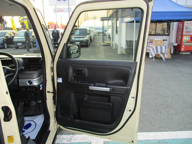 スペーシアギア ギア　ＨＹＢＲＩＤ　ＸＺ　３型　全方位カメラ・ナビ　バックカメラ　オートライト　Ｂｌｕｅｔｏｏｔｈ　スライドドア　純正ナビ　プッシュスタート　シートヒーター　オートエアコン　スズキセーフティーサポート　アイドリングストップ　横滑り防止機能（34枚目）