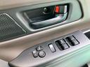 スイッチ操作で自由に窓の開閉や、ミラーの角度調整ができます！！インパネとおそろいのブラウンのガーニッシュがクール♪